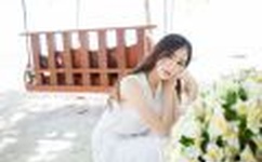 殴美美白老妇大BBOOSS